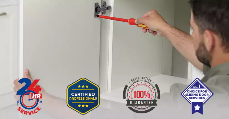 Mobile Home Door Hinge Replacement in Pinecrest